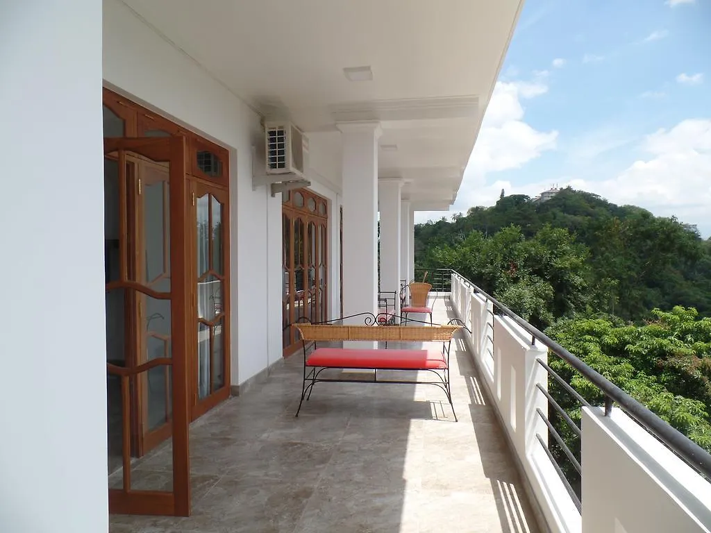 Kandyan Bluestar Villa