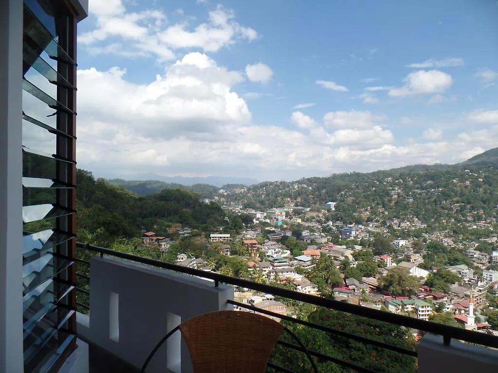 Kandyan Bluestar Villa קנדי