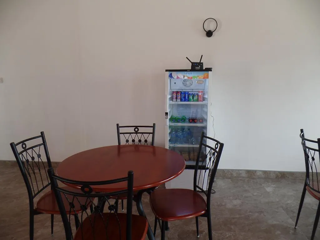 Kandyan Bluestar Villa מלון קנדי