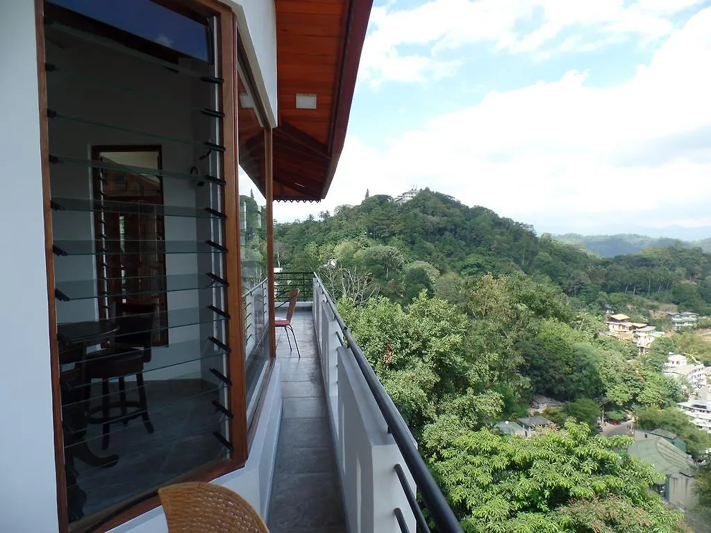 ** מלון Kandyan Bluestar Villa סרי לנקה