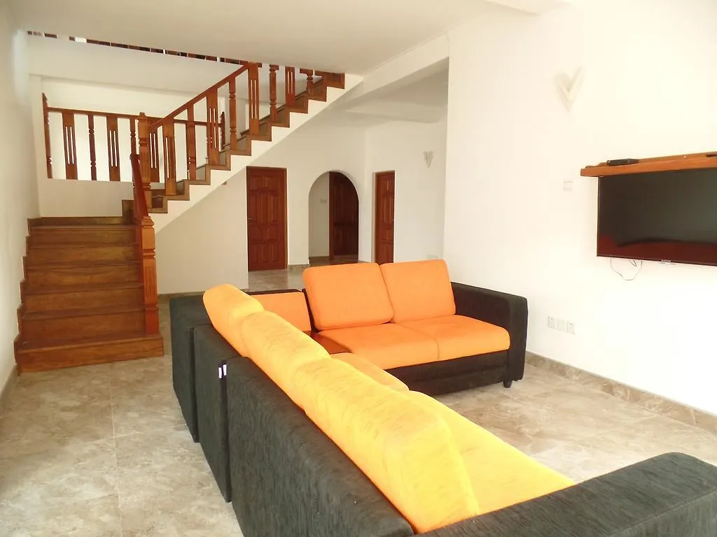 מלון Kandyan Bluestar Villa