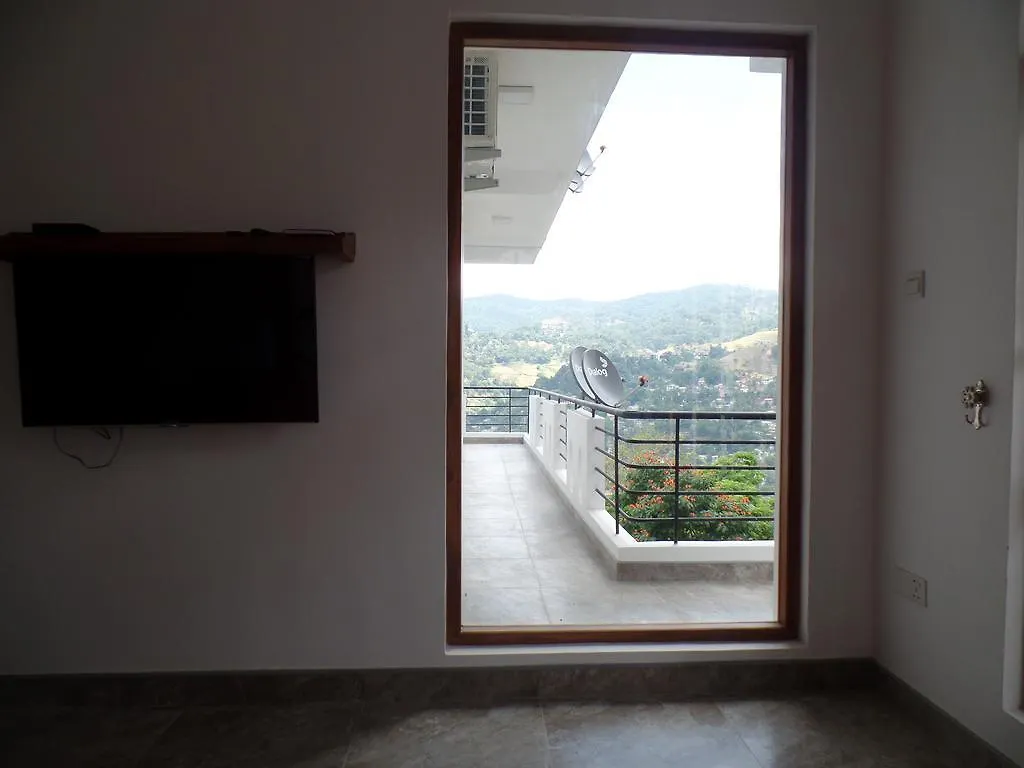 Kandyan Bluestar Villa מלון קנדי