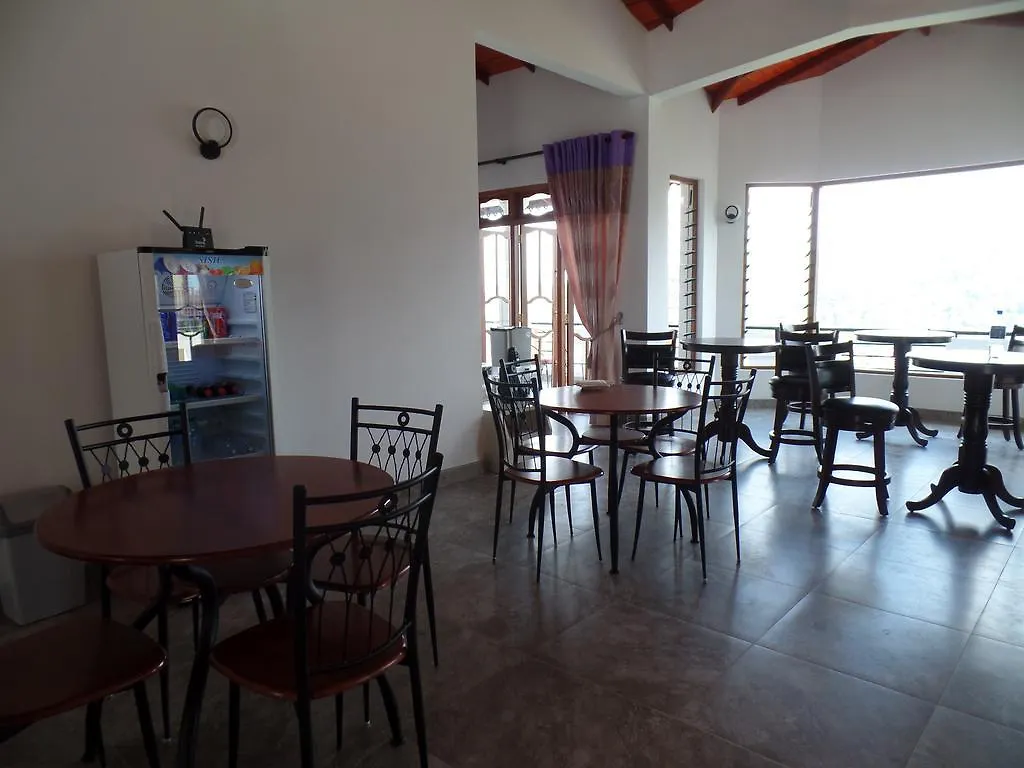 Kandyan Bluestar Villa מלון קנדי