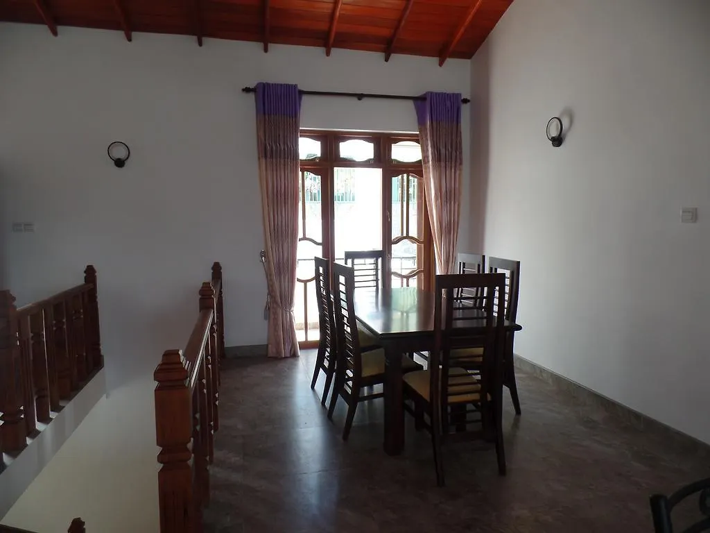 ** מלון Kandyan Bluestar Villa סרי לנקה