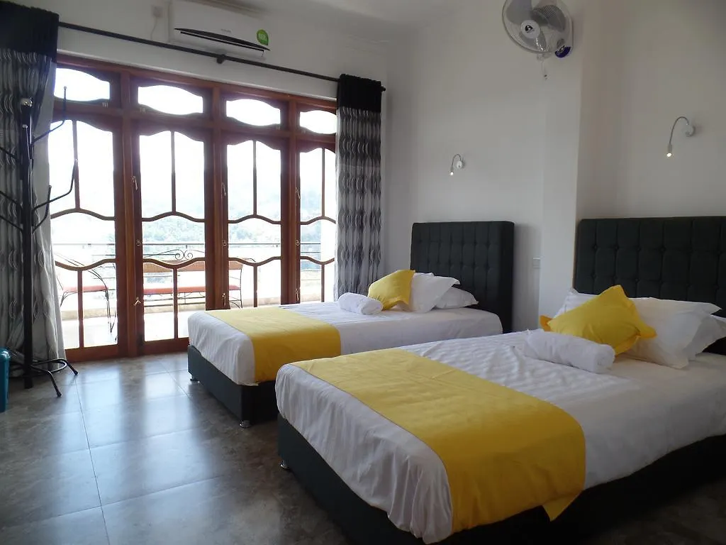 מלון Kandyan Bluestar Villa