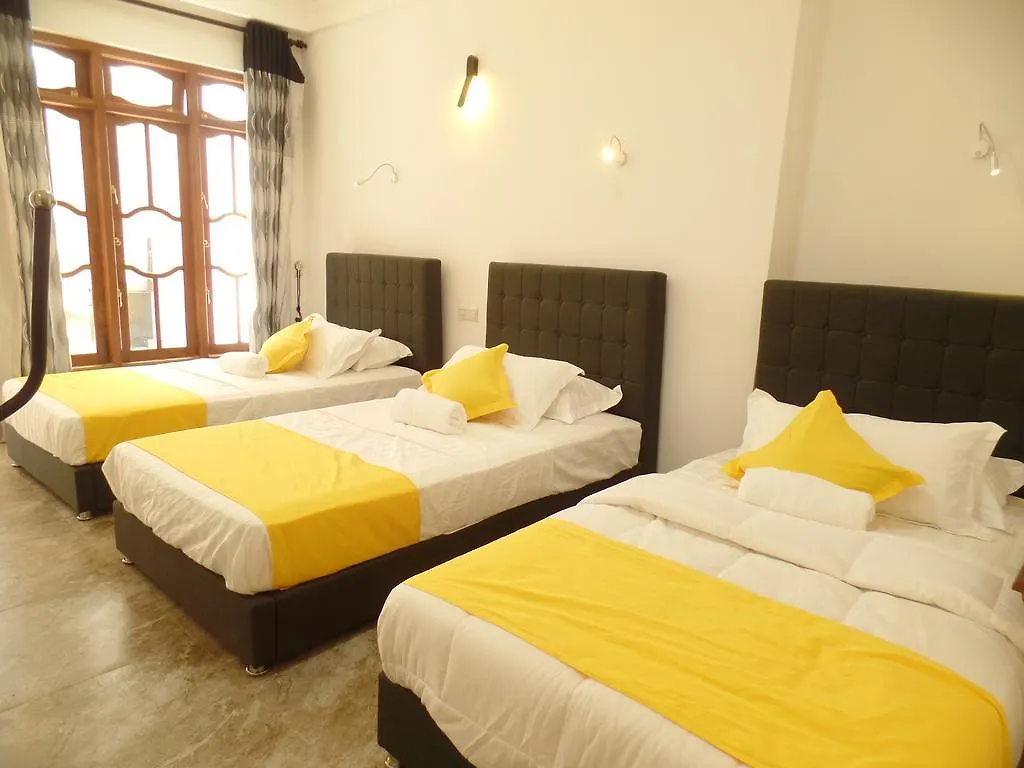 מלון Kandyan Bluestar Villa