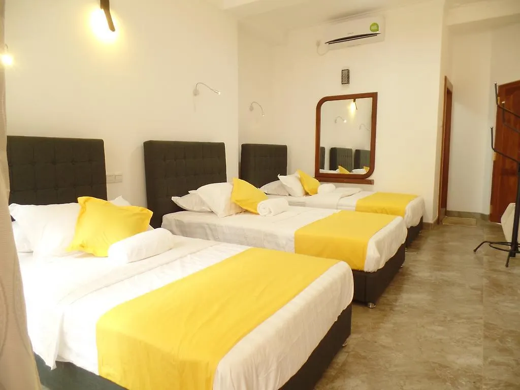 Kandyan Bluestar Villa Otel
