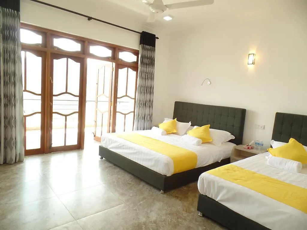 Kandyan Bluestar Villa Otel